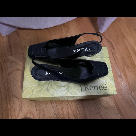 Like New J. Reneé Navy Lizard Embossed Slingback Block Kitten Heel Pumps - Picture 5 of 7